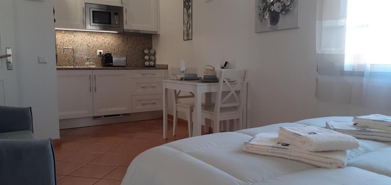 Lovely New House - Guests Apartments 오양 외부 사진
