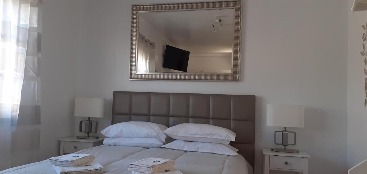 Lovely New House - Guests Apartments 오양 외부 사진