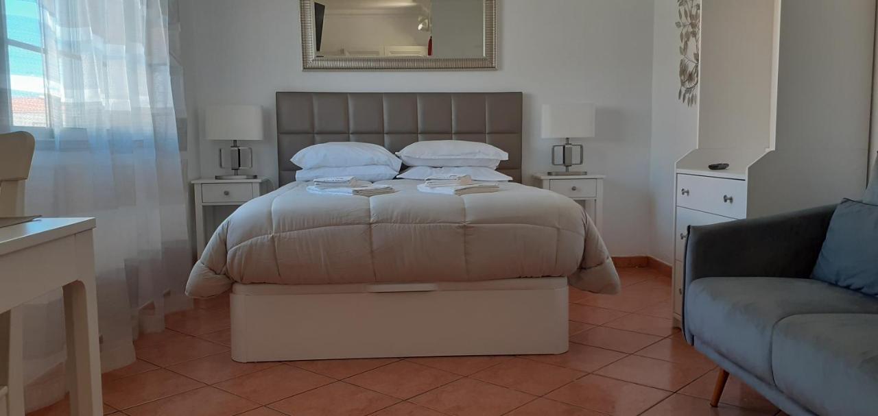 Lovely New House - Guests Apartments 오양 외부 사진